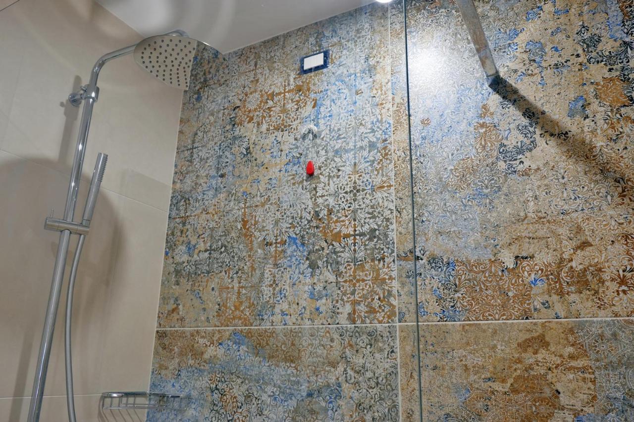 Appartamenti Alle 5 Torri Mezzolombardo Exteriör bild